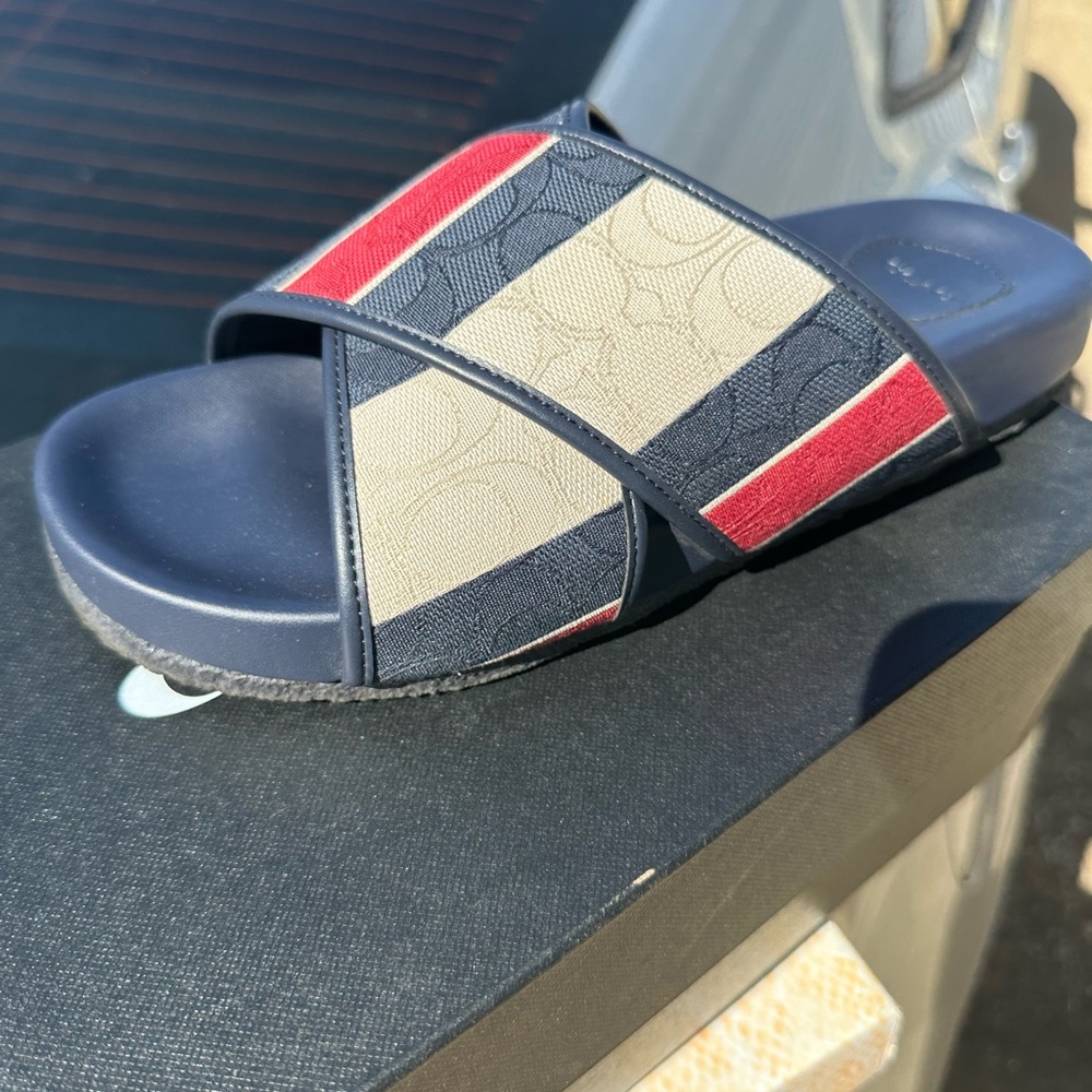 Shoe sz8 worn once. Pouch new never used